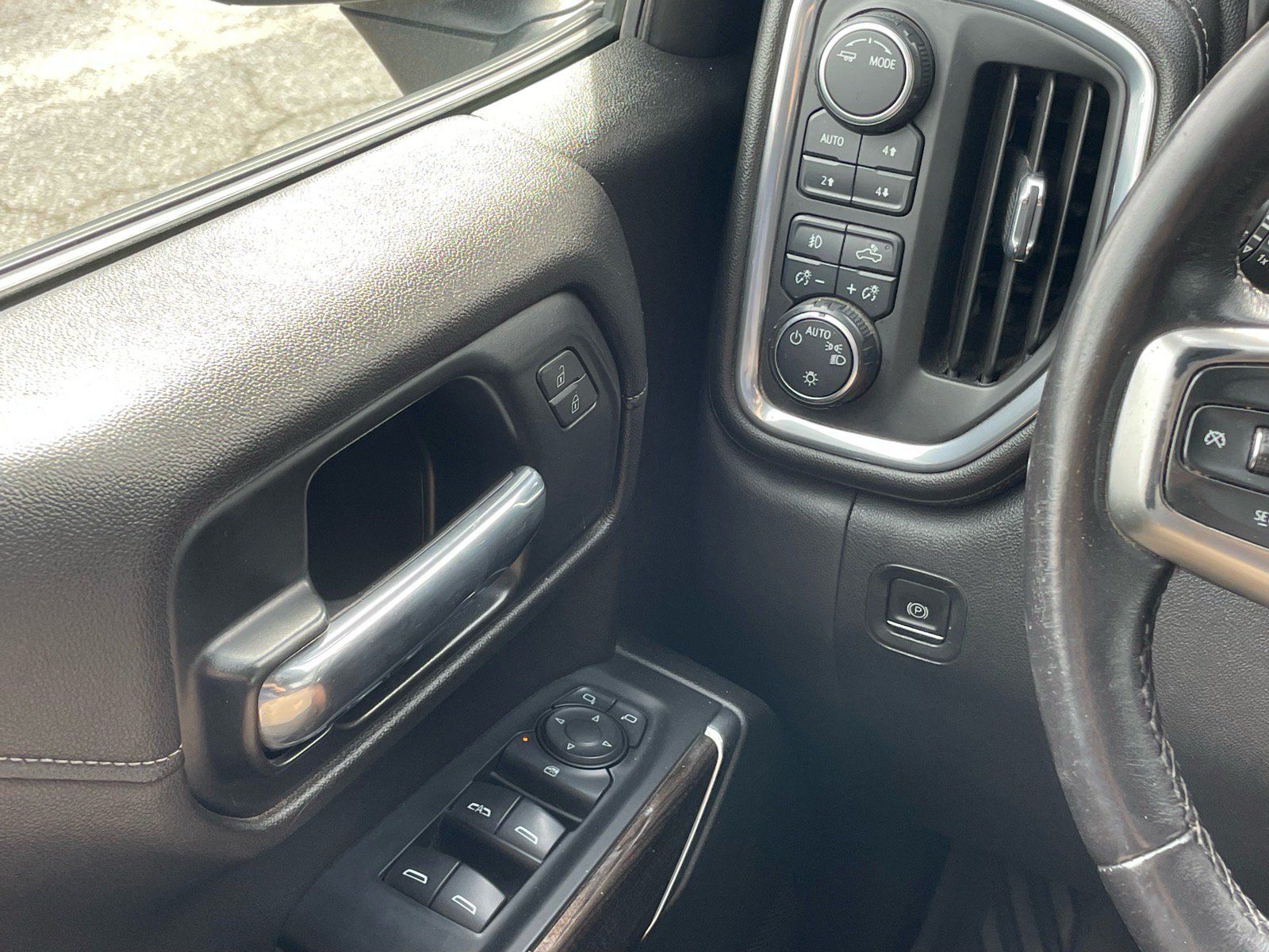 Used 2021 Chevrolet Silverado 1500 RST AWD/4WD image 15