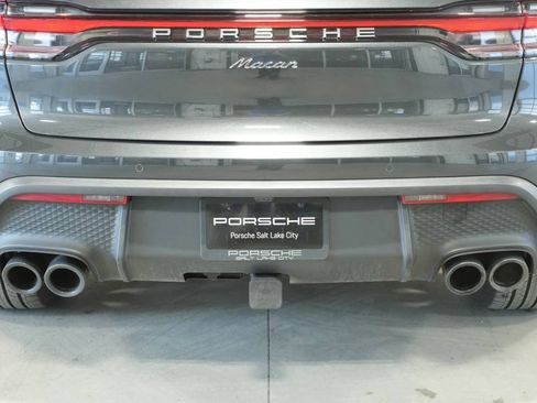 Used 2025 Porsche Macan image 38