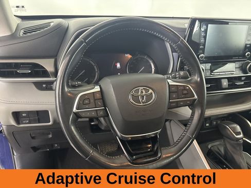 Used 2021 Toyota Highlander XLE image 12
