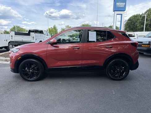 Used 2024 Buick Encore GX Sport Touring AWD/4WD image 7