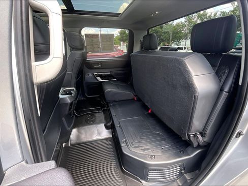 Used 2024 Toyota Tundra Limited AWD/4WD image 31