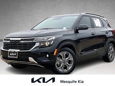 Certified 2024 Kia Seltos S image 1