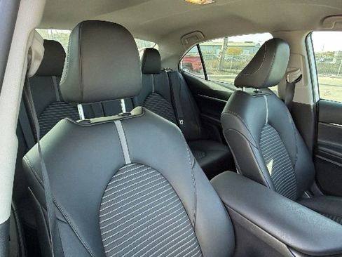 Certified 2023 Toyota Camry SE image 40