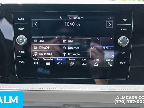 Used 2025 Volkswagen Taos SE FWD image 37