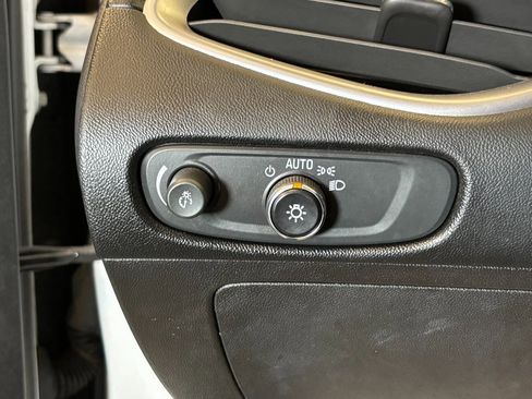 Used 2021 Chevrolet Malibu LS image 17