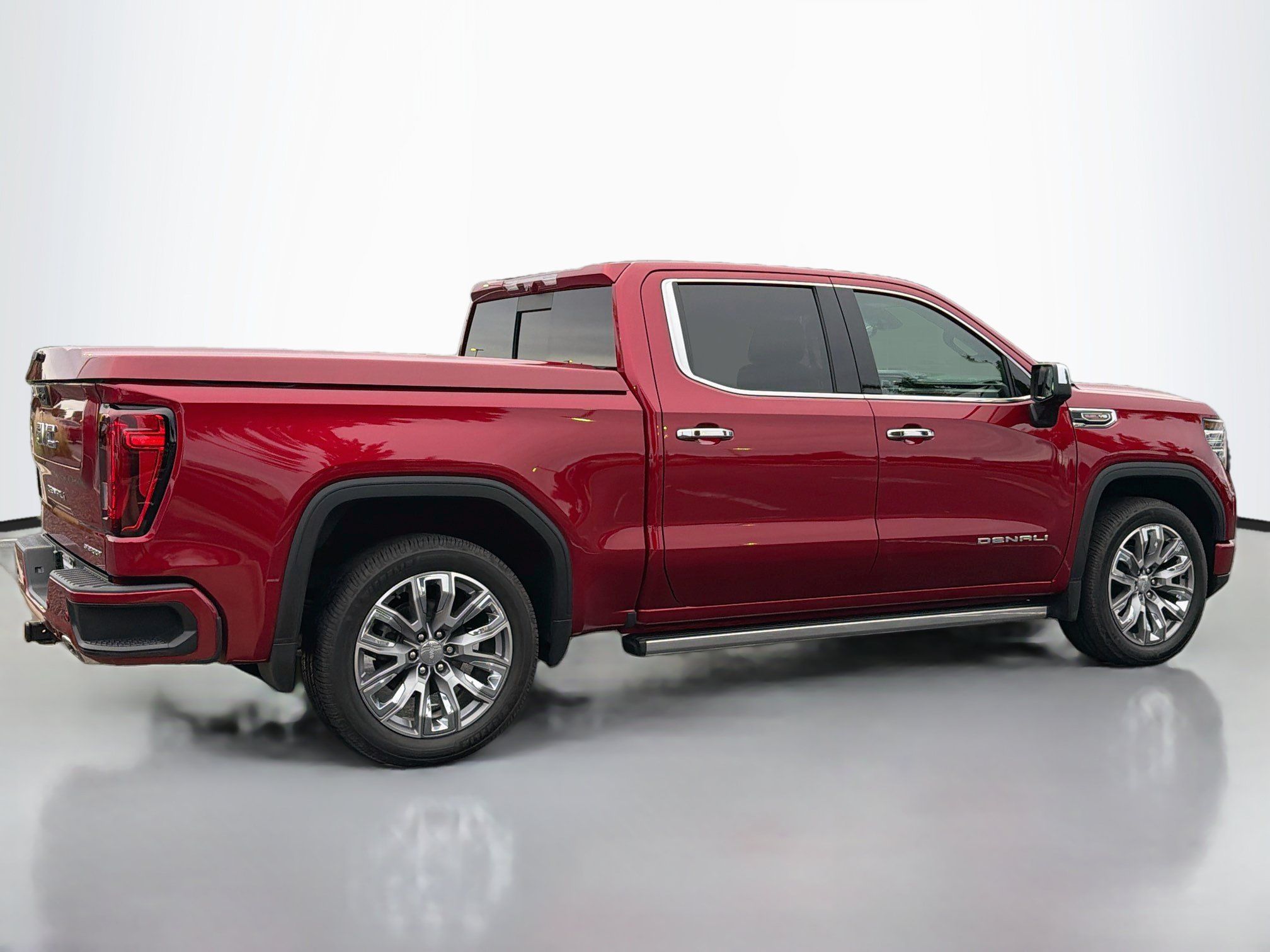 Used 2022 GMC Sierra 1500 Denali w/ Denali Reserve Package AWD/4WD image 2