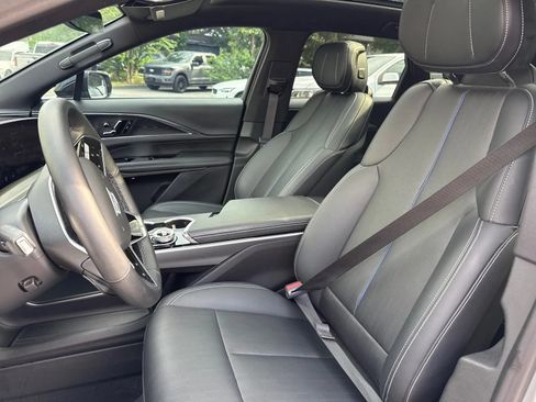 Used 2024 Cadillac Lyriq Luxury RWD image 12