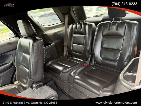 Used 2014 Ford Explorer XLT w/ Equipment Group 202A AWD/4WD image 10