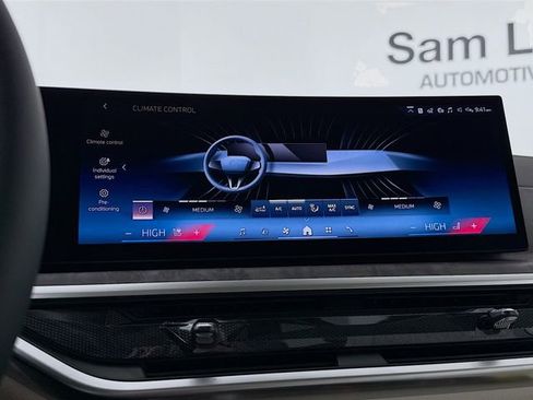 New 2026 BMW X7 xDrive40i w/ Premium Package image 16