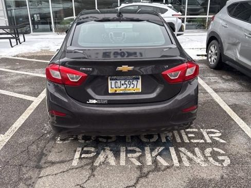 Used 2017 Chevrolet Cruze LT image 5