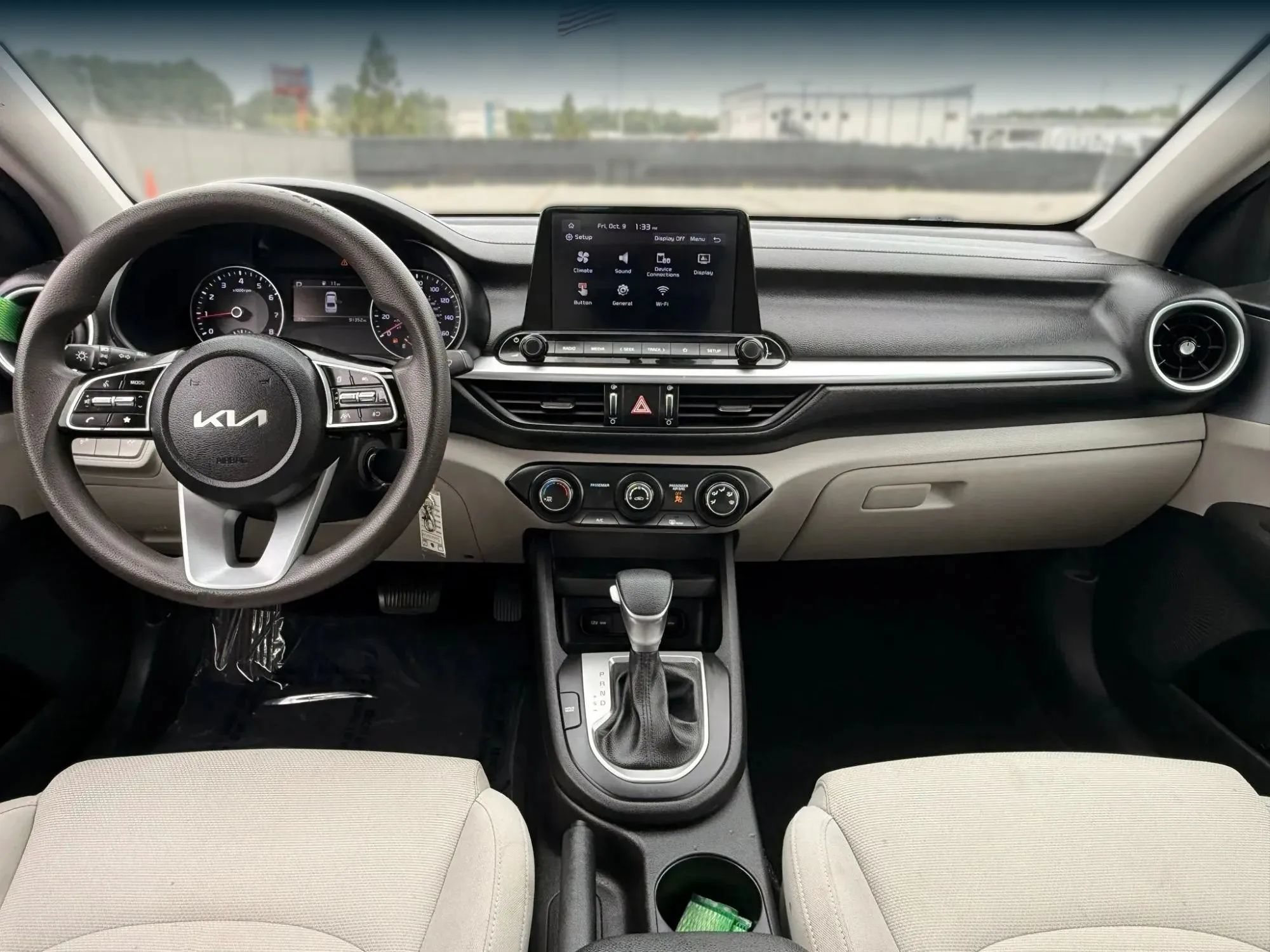 Used 2022 Kia Forte LXS w/ LXS Technology Package FWD image 3