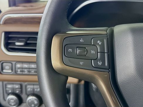 Used 2024 Chevrolet Suburban High Country w/ Advanced Technology Package image 21