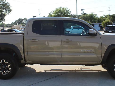 Used 2019 Toyota Tacoma TRD Off-Road RWD image 6