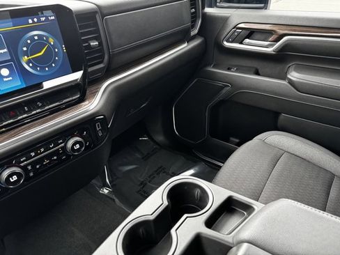 Used 2024 Chevrolet Silverado 3500 LT w/ Convenience Package image 21