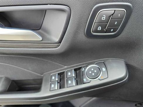 New 2026 Ford Escape SE w/ PHEV Premium Package FWD image 16