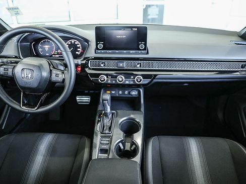 Used 2025 Honda Civic Sport image 3