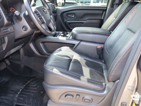 Used 2021 Nissan Titan PRO-4X w/ Pro-4x Convenience Package AWD/4WD image 16