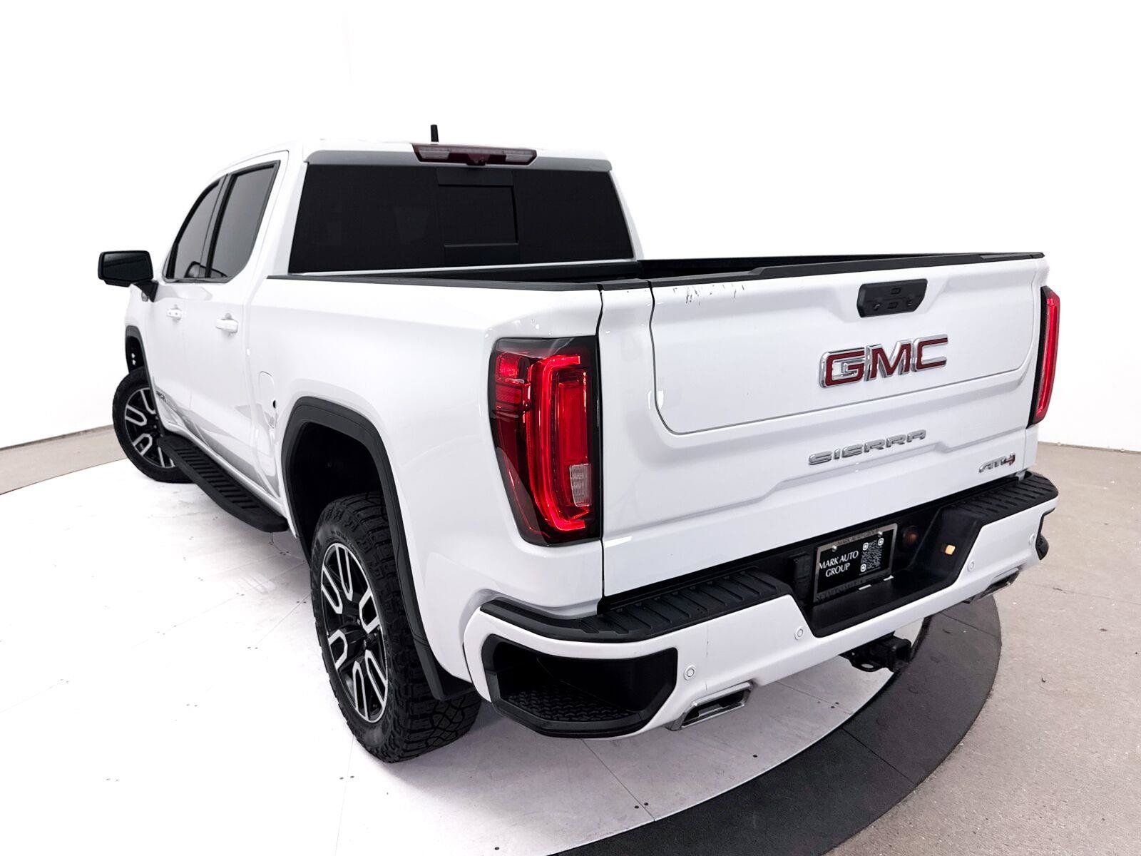 Used 2022 GMC Sierra 1500 AT4 w/ AT4 Premium Package AWD/4WD image 9