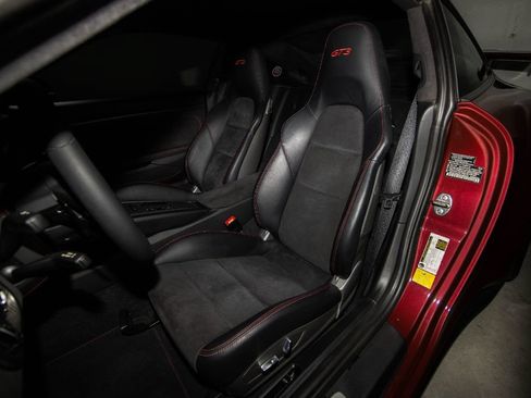 Used 2015 Porsche 911 GT3 RWD image 11