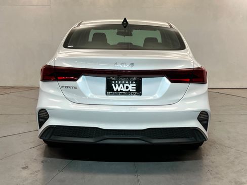 Used 2023 Kia Forte LXS FWD image 5