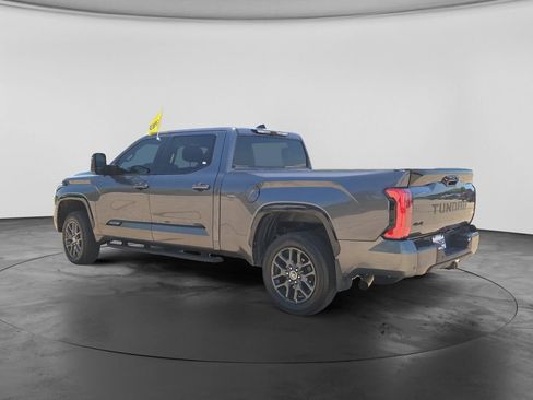 Used 2022 Toyota Tundra Platinum AWD/4WD image 6