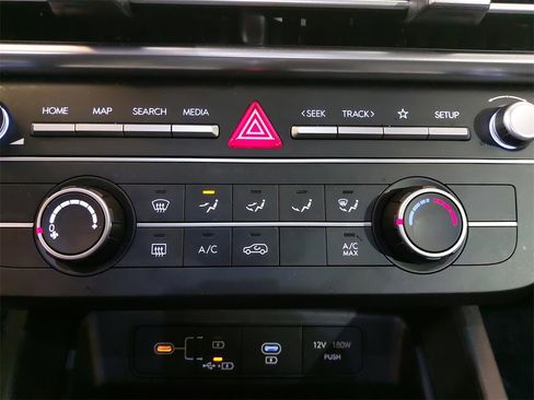 Certified 2025 Hyundai Tucson SE image 22