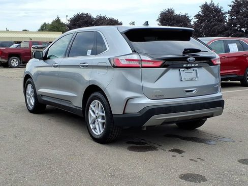 Used 2024 Ford Edge SEL w/ Convenience Package AWD/4WD image 3
