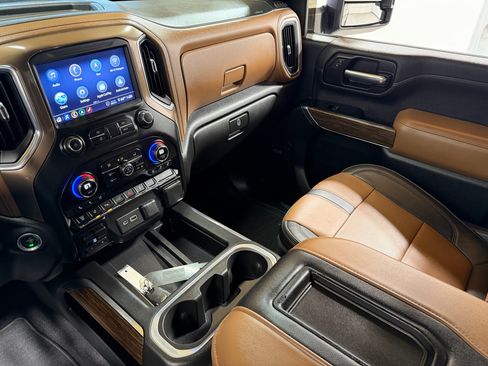 Used 2020 Chevrolet Silverado 2500 High Country image 20