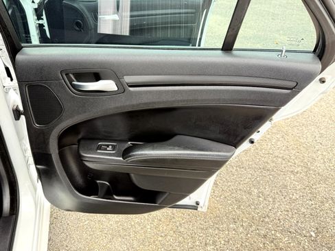 Used 2013 Chrysler 300 S image 38