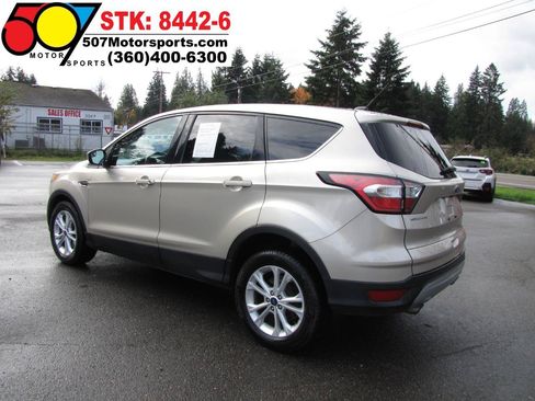 Used 2017 Ford Escape SE FWD image 7