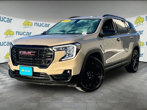 Used 2023 GMC Terrain SLT w/ Elevation Edition image 3