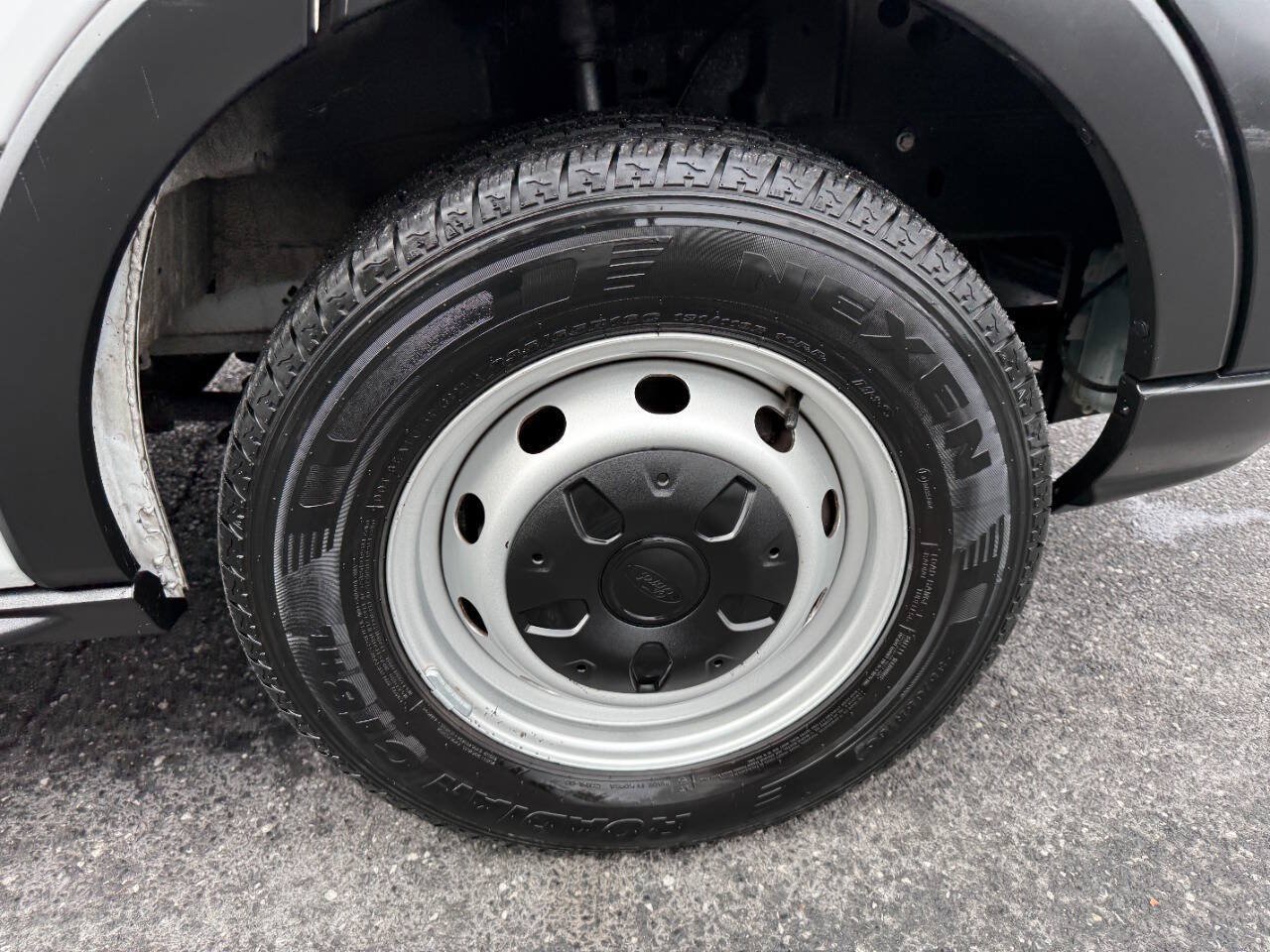 Used 2019 Ford Transit 250 148 Medium Roof RWD image 39