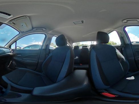 Used 2025 Nissan Versa SV FWD image 37