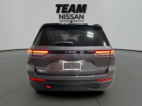 Used 2022 Jeep Grand Cherokee Trailhawk w/ Luxury Tech Group III AWD/4WD image 5