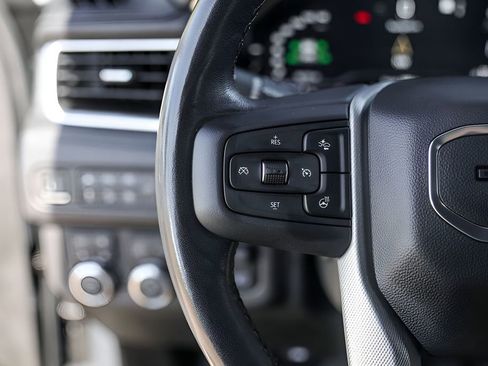 Used 2022 GMC Yukon XL Denali w/ Denali Premium Package image 17