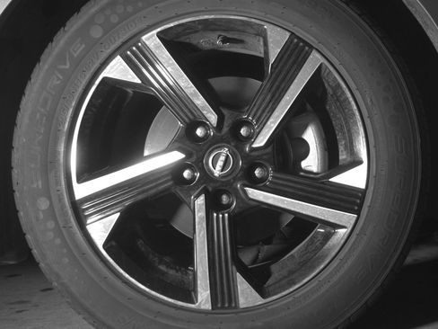Used 2025 Nissan Sentra SV FWD image 13