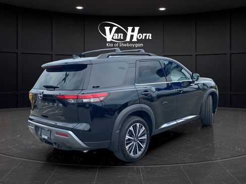 Used 2026 Nissan Pathfinder Platinum w/ Lighting Package AWD/4WD image 7