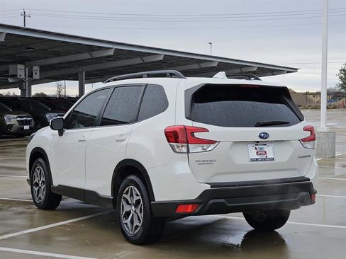 Certified 2023 Subaru Forester Premium image 3