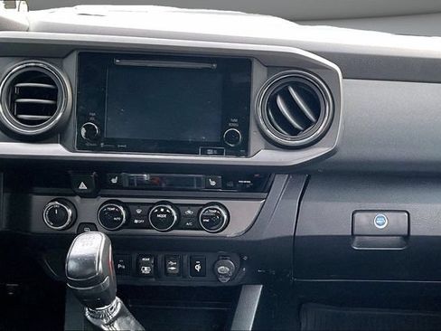 Used 2018 Toyota Tacoma TRD Pro AWD/4WD image 10