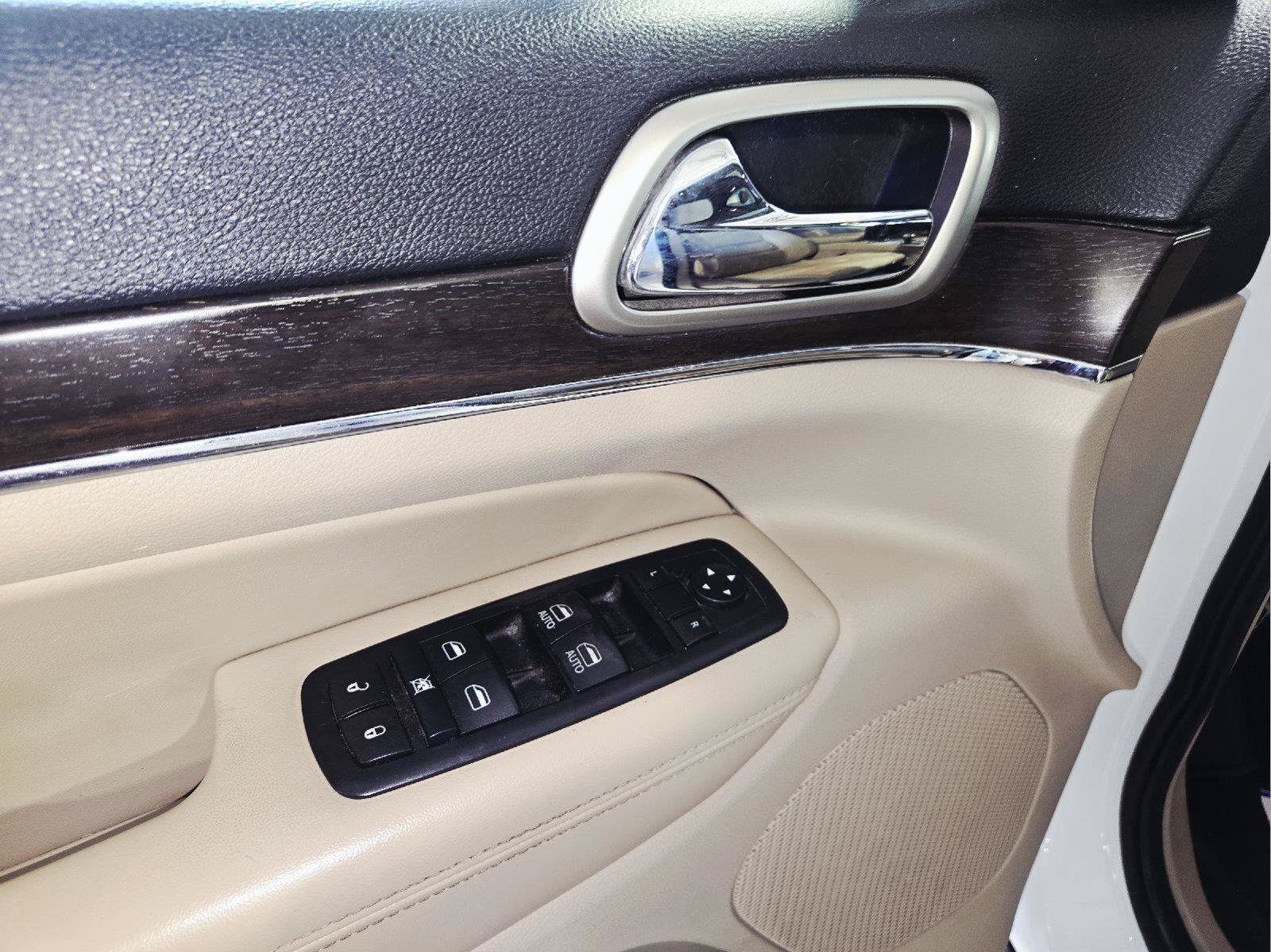 Used 2015 Jeep Grand Cherokee Limited AWD/4WD image 10
