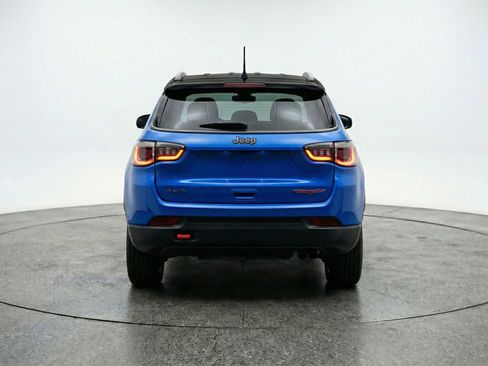 Used 2025 Jeep Compass Trailhawk w/ Trailer Tow Group AWD/4WD image 7