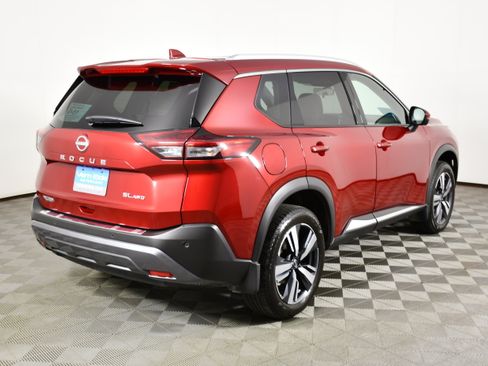 Used 2023 Nissan Rogue SL AWD/4WD image 6