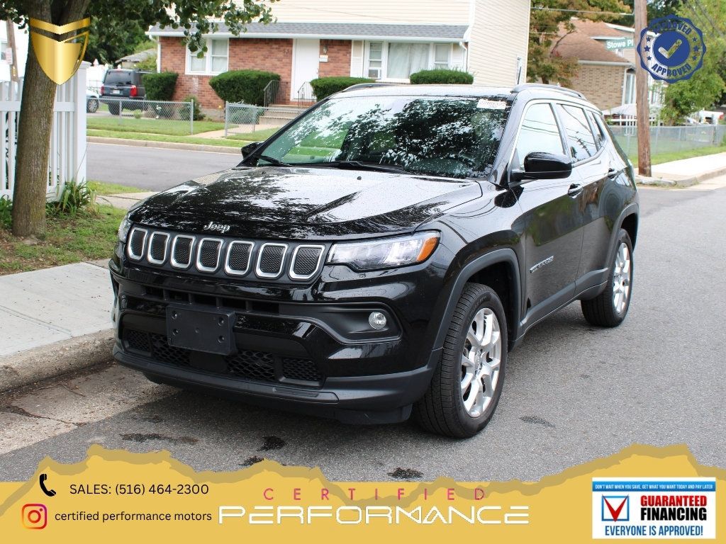 Used 2022 Jeep Compass Latitude w/ Sun and Sound Group AWD/4WD image 1