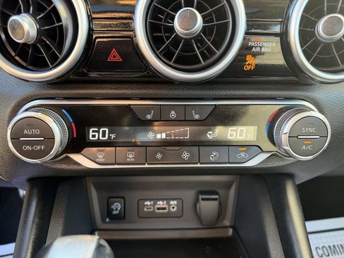 Used 2024 Nissan Sentra SR w/ SR Premium Package FWD image 26