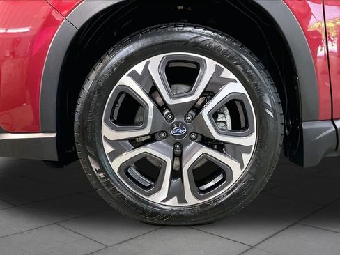 Used 2023 Subaru Ascent Limited w/ Technology Package AWD/4WD image 11
