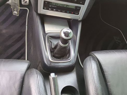 Used 2004 Volkswagen R32 image 19