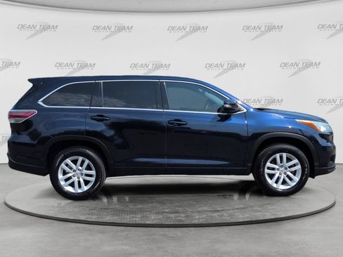 Used 2015 Toyota Highlander LE FWD image 8