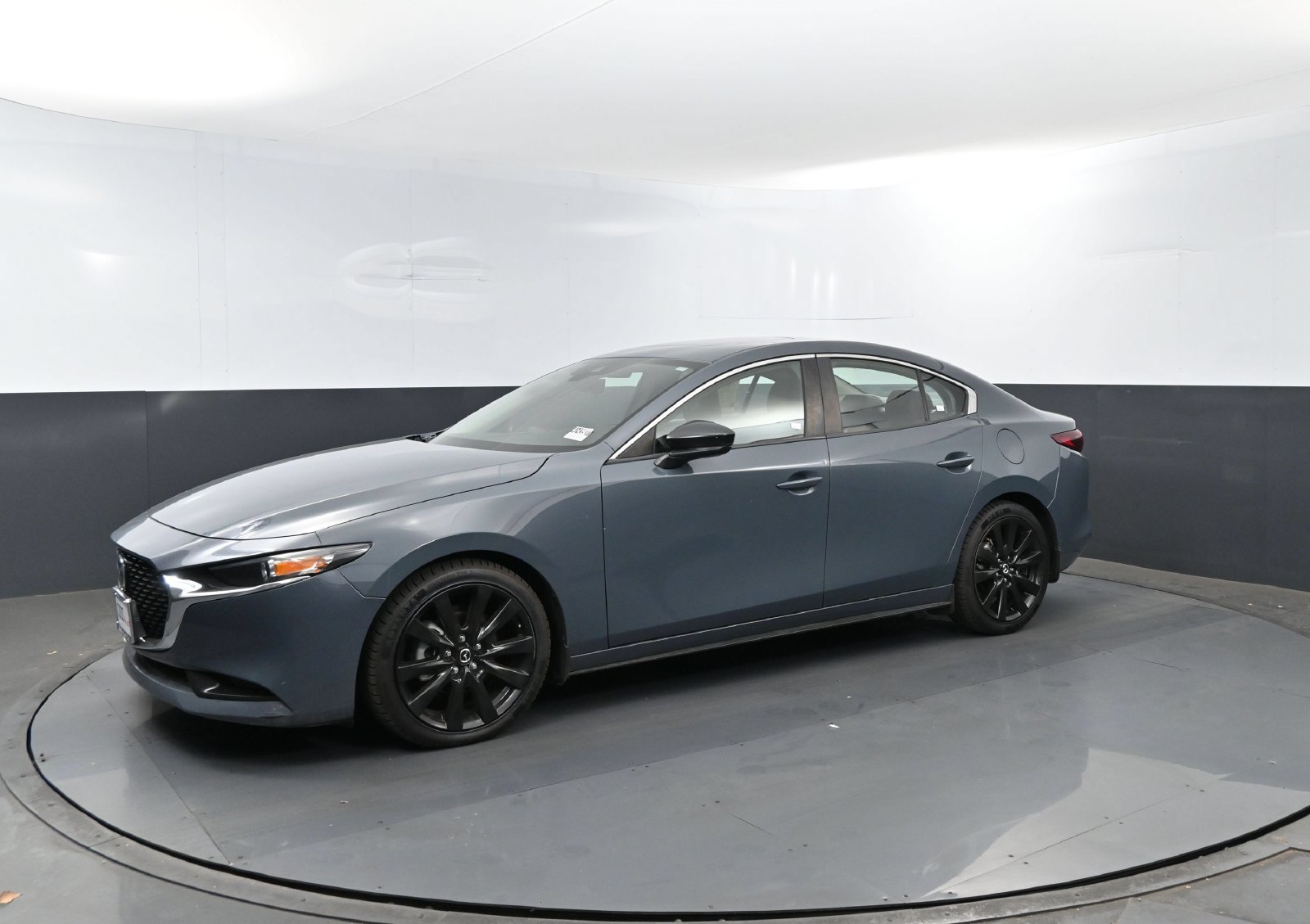 Used 2023 MAZDA MAZDA3 s FWD image 1
