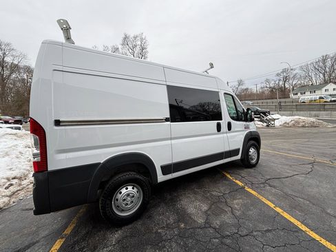 Used 2018 RAM ProMaster 2500 w/ Interior Convenience Group image 11