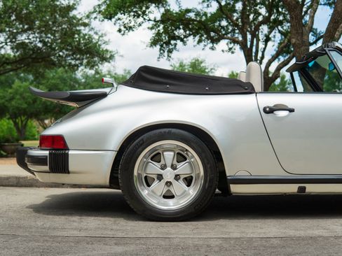 Used 1989 Porsche 911 Carrera RWD image 4